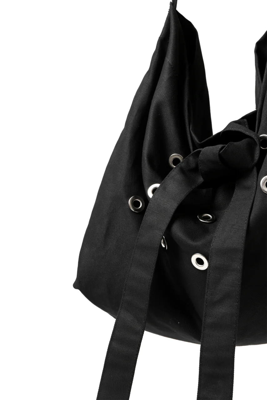 KLASICA BIVOUAC RIBBON HOLE SHOULDER BAG / HIGH RISE TWILL (BLACK) - Image 9