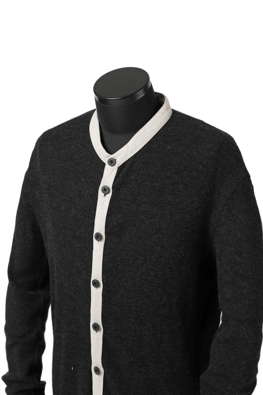 KLASICA BLACK DOG CARDIGAN / WEANER WOOL RIB (SHADOW) - Image 13