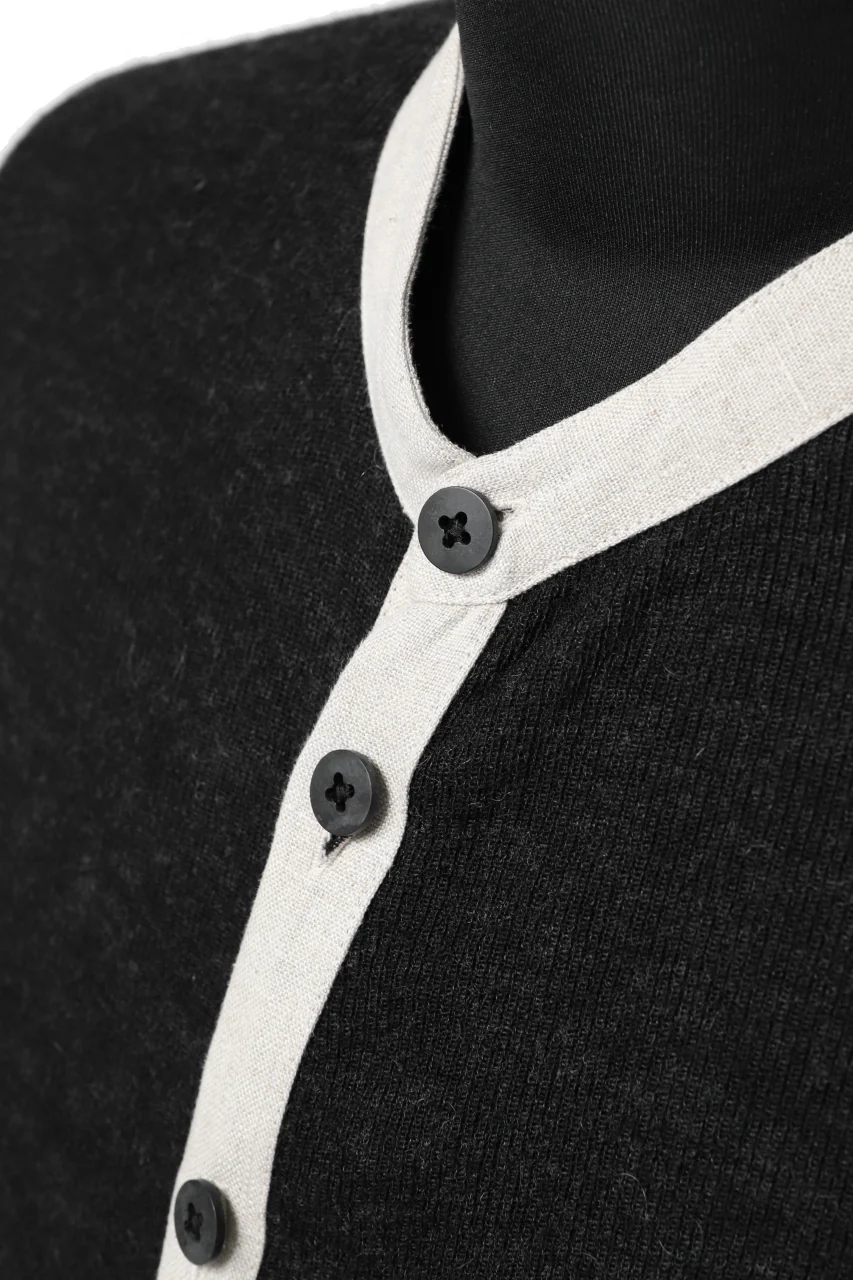 KLASICA BLACK DOG CARDIGAN / WEANER WOOL RIB (SHADOW) - Image 15