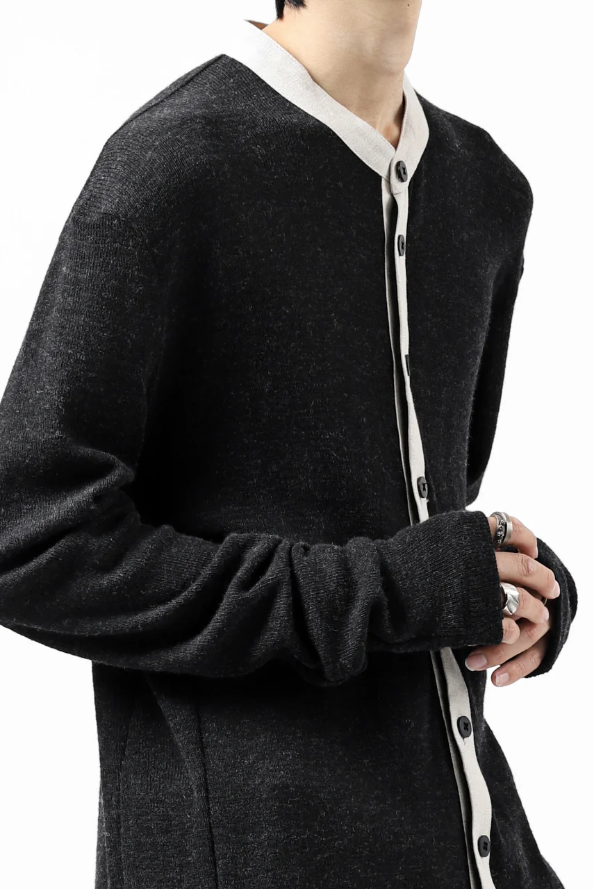 KLASICA BLACK DOG CARDIGAN / WEANER WOOL RIB (SHADOW) - Image 30