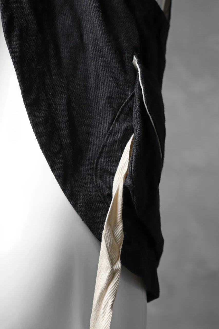 KLASICA CROSS BACK POCKET VEST / RAMIE (CARBON) - Image 10
