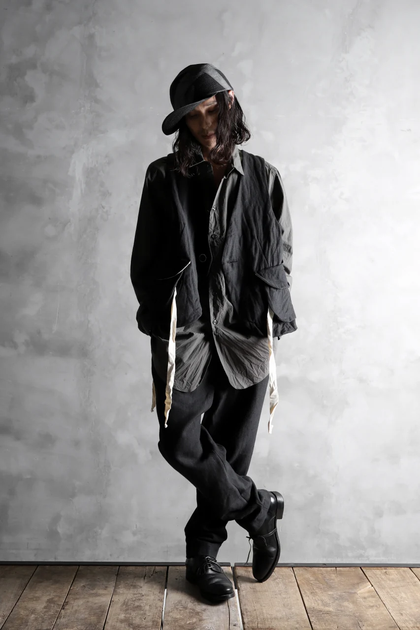 KLASICA CROSS BACK POCKET VEST / RAMIE (CARBON) - Image 27