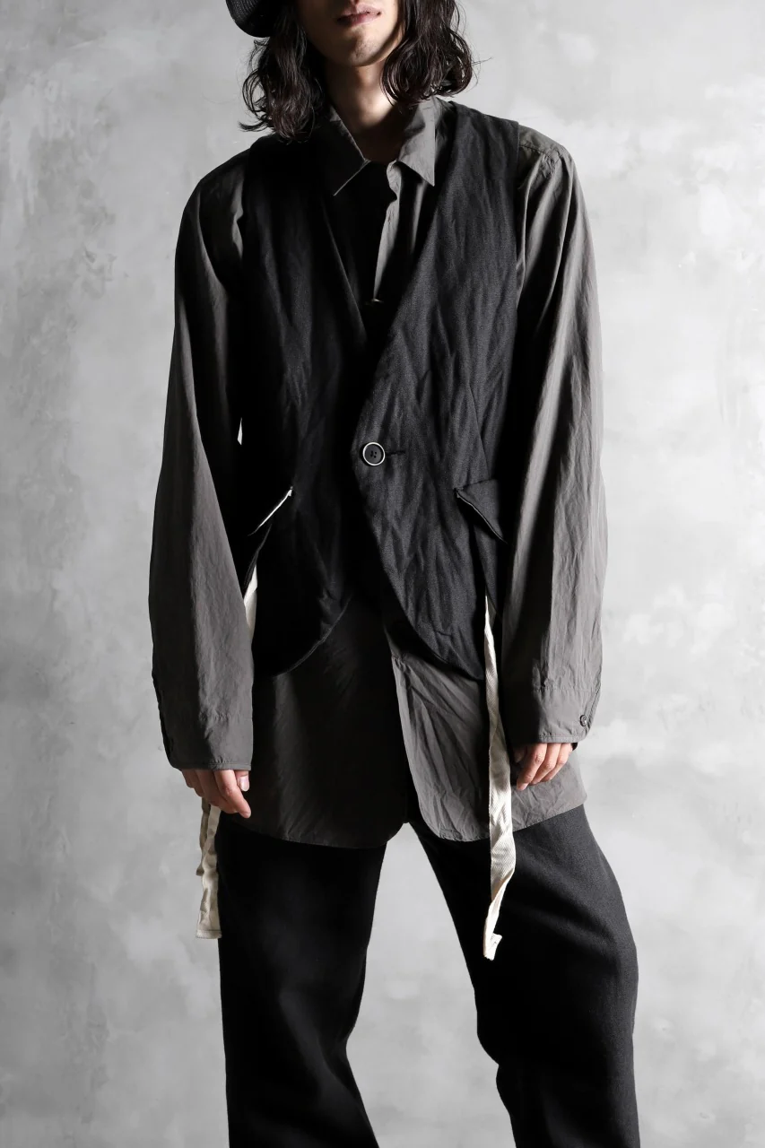KLASICA CROSS BACK POCKET VEST / RAMIE (CARBON) - Image 28