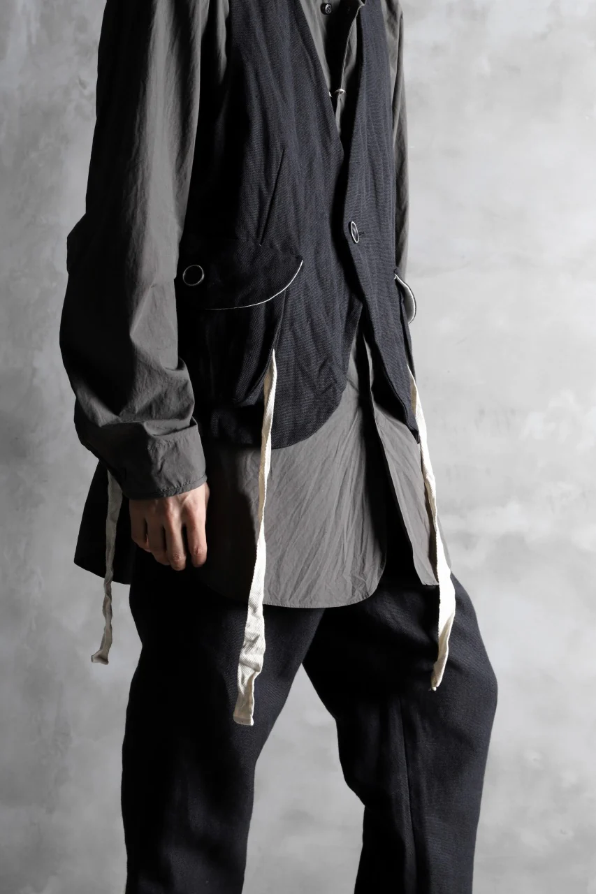 KLASICA CROSS BACK POCKET VEST / RAMIE (CARBON) - Image 32