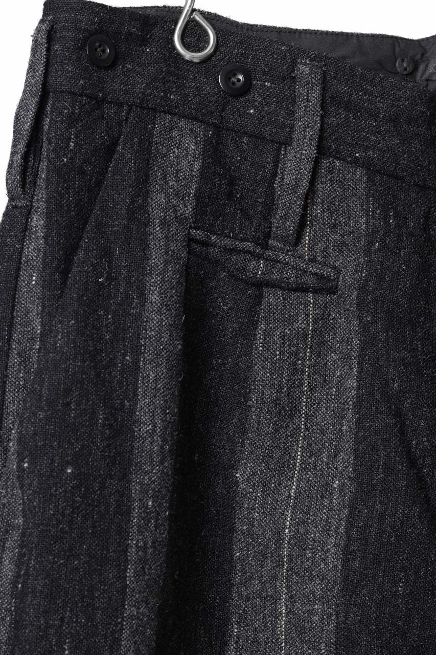 KLASICA GALWAY - Rt CUT OFF BOLD STRAIGHT TROUSERS / IRREGULAR STRIPED ROUGH TWEED (BLACK) - Image 13