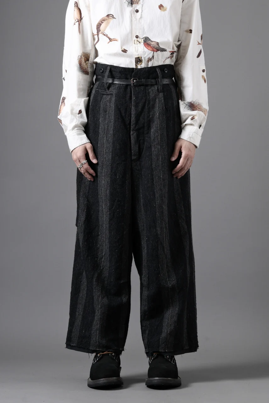 KLASICA GALWAY - Rt CUT OFF BOLD STRAIGHT TROUSERS / IRREGULAR STRIPED ROUGH TWEED (BLACK) - Image 2