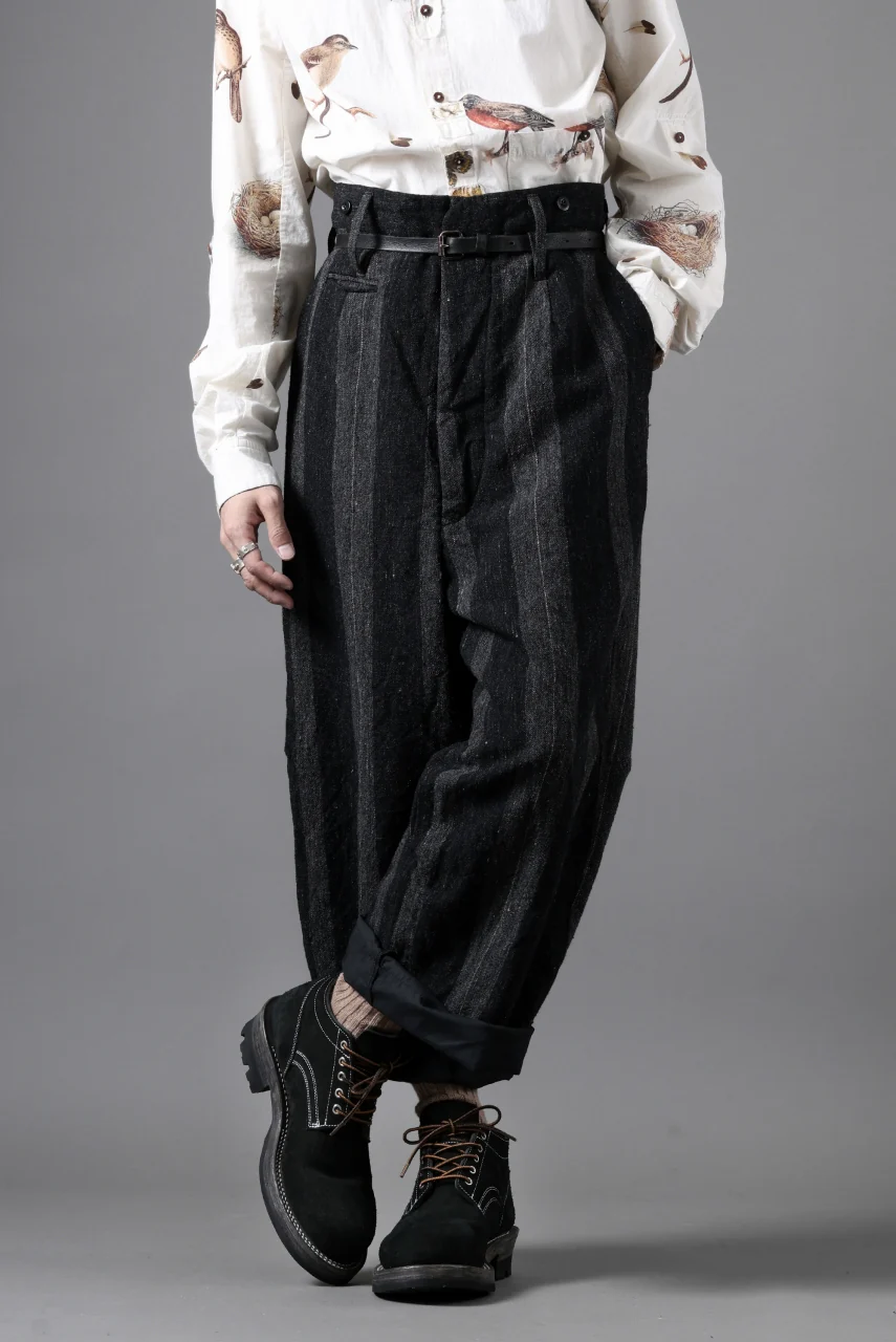 KLASICA GALWAY - Rt CUT OFF BOLD STRAIGHT TROUSERS / IRREGULAR STRIPED ROUGH TWEED (BLACK) - Image 5
