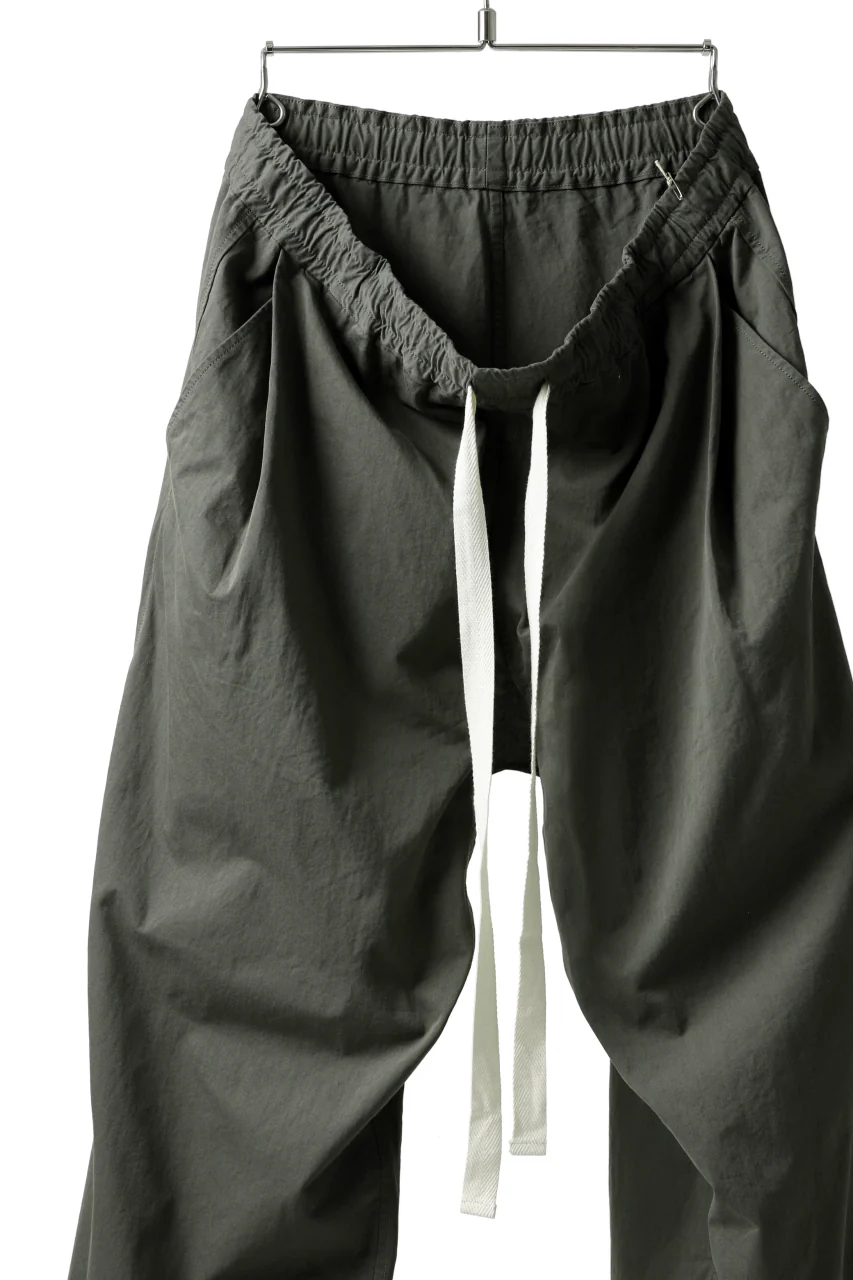 KLASICA GARNER EXTRA WIDE STRING TROUSERS / HIGH DENSITY MATT TWILL (OLIVE) - Image 6