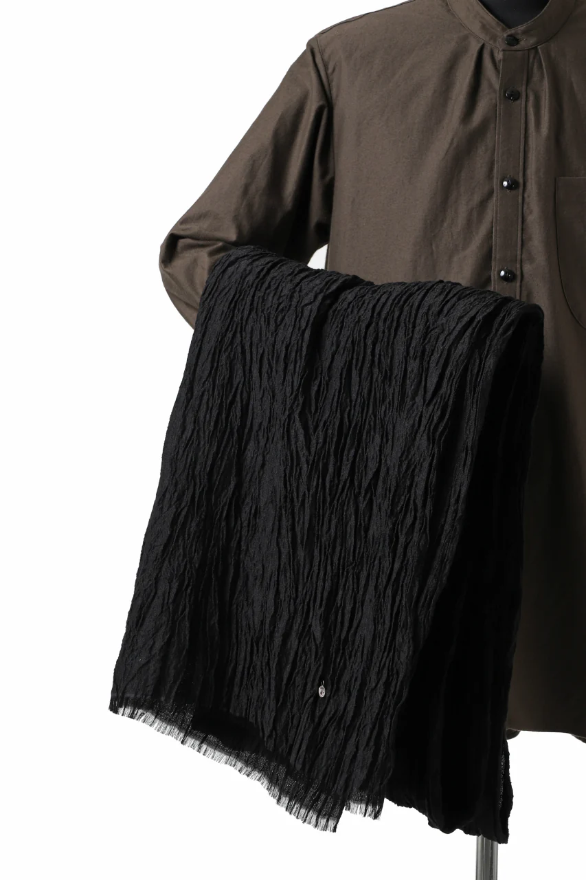KLASICA GLACIER FLUFFY STOLE / SHRINK SILK (BLACK) - Image 11