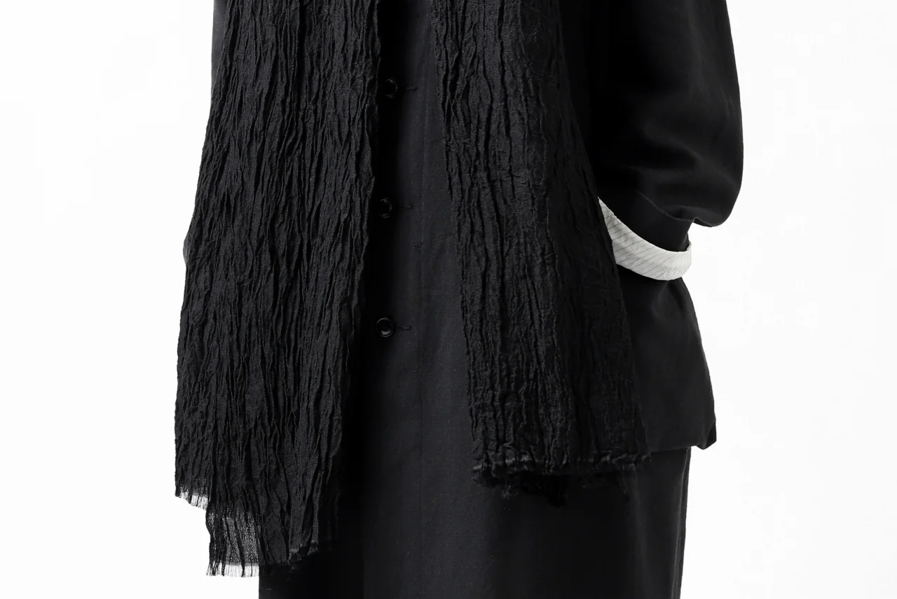 KLASICA GLACIER FLUFFY STOLE / SHRINK SILK (BLACK) - Image 32