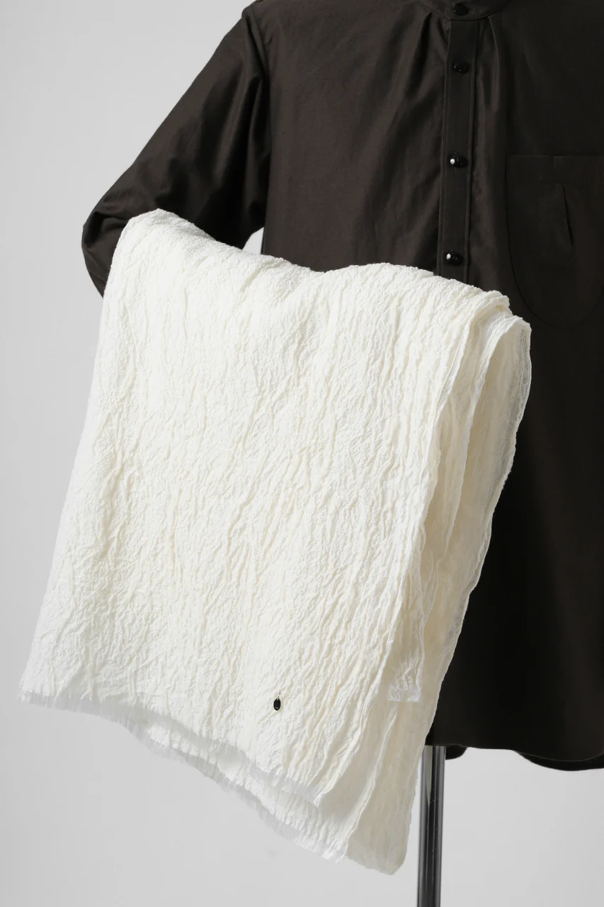 KLASICA GLACIER FLUFFY STOLE / SHRINK SILK (EGG SHELL) - Image 10