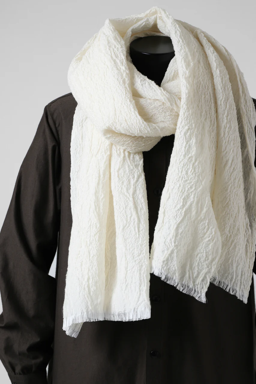 KLASICA GLACIER FLUFFY STOLE / SHRINK SILK (EGG SHELL) - Image 13