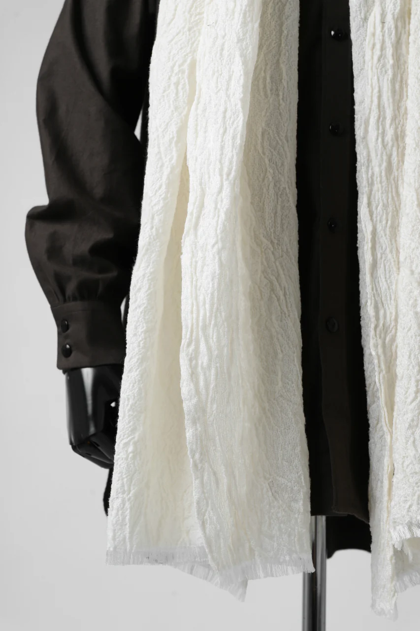 KLASICA GLACIER FLUFFY STOLE / SHRINK SILK (EGG SHELL) - Image 16