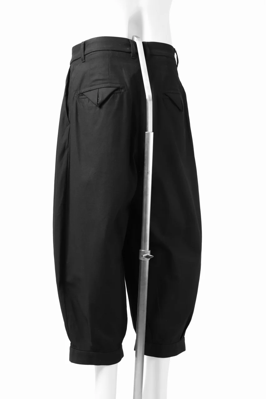 KLASICA GOSSE 2 TUCKED TROUSERS / DRY BACK TWILL (BLACK) - Image 11