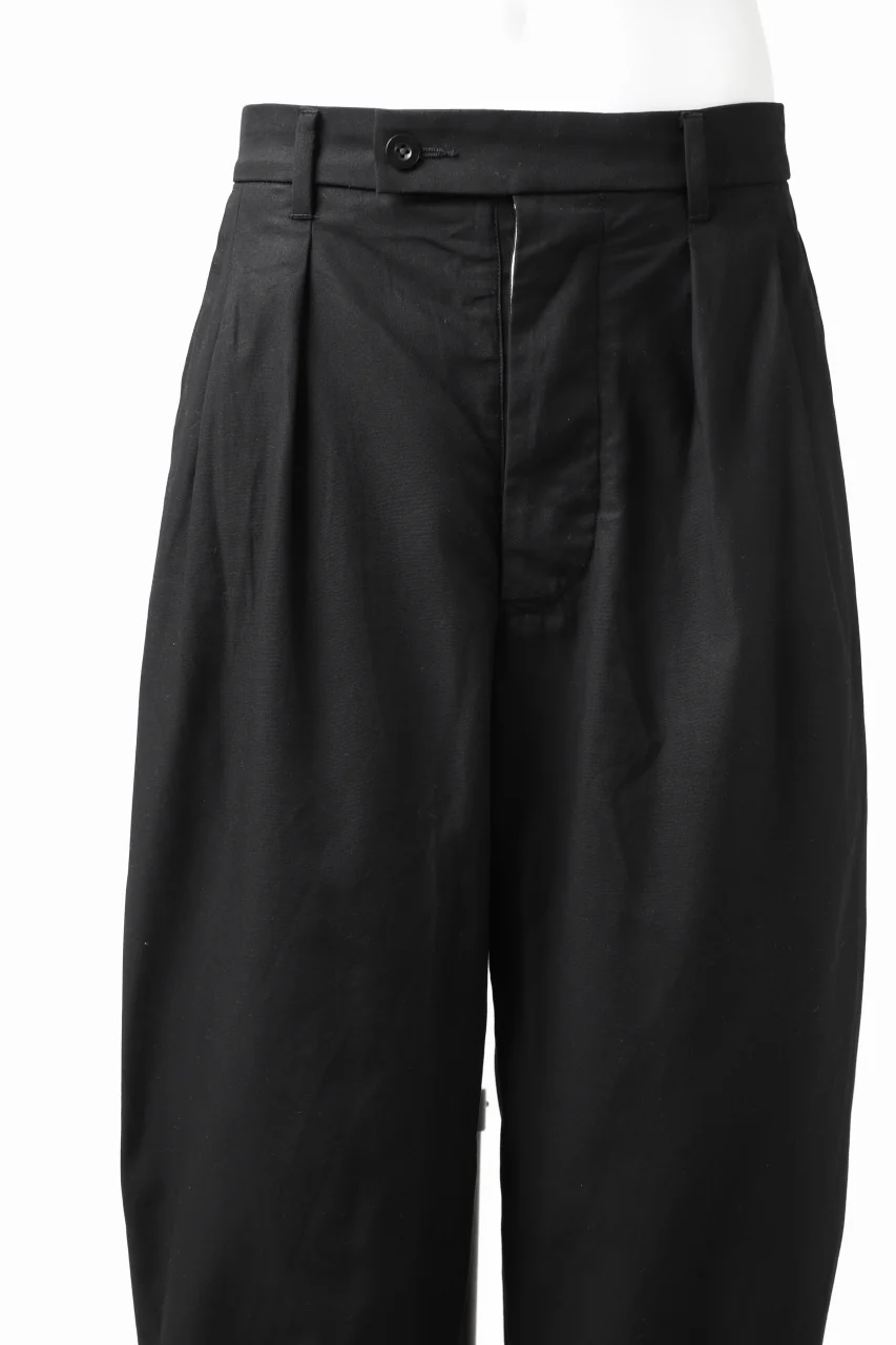 KLASICA GOSSE 2 TUCKED TROUSERS / DRY BACK TWILL (BLACK) - Image 12