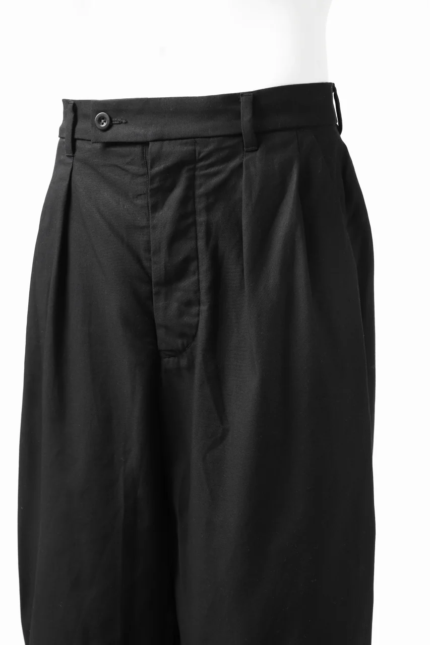 KLASICA GOSSE 2 TUCKED TROUSERS / DRY BACK TWILL (BLACK) - Image 13