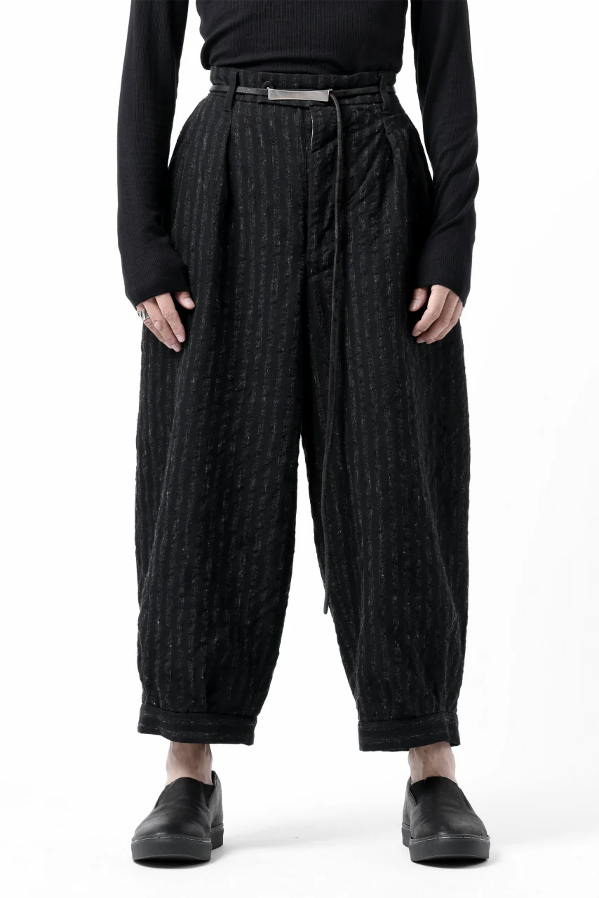 KLASICA GOSSE TWO TUCKED TROUSERS / LIGHT WEIGHT BLUR STRIPES (INK BLACK) - Image 10