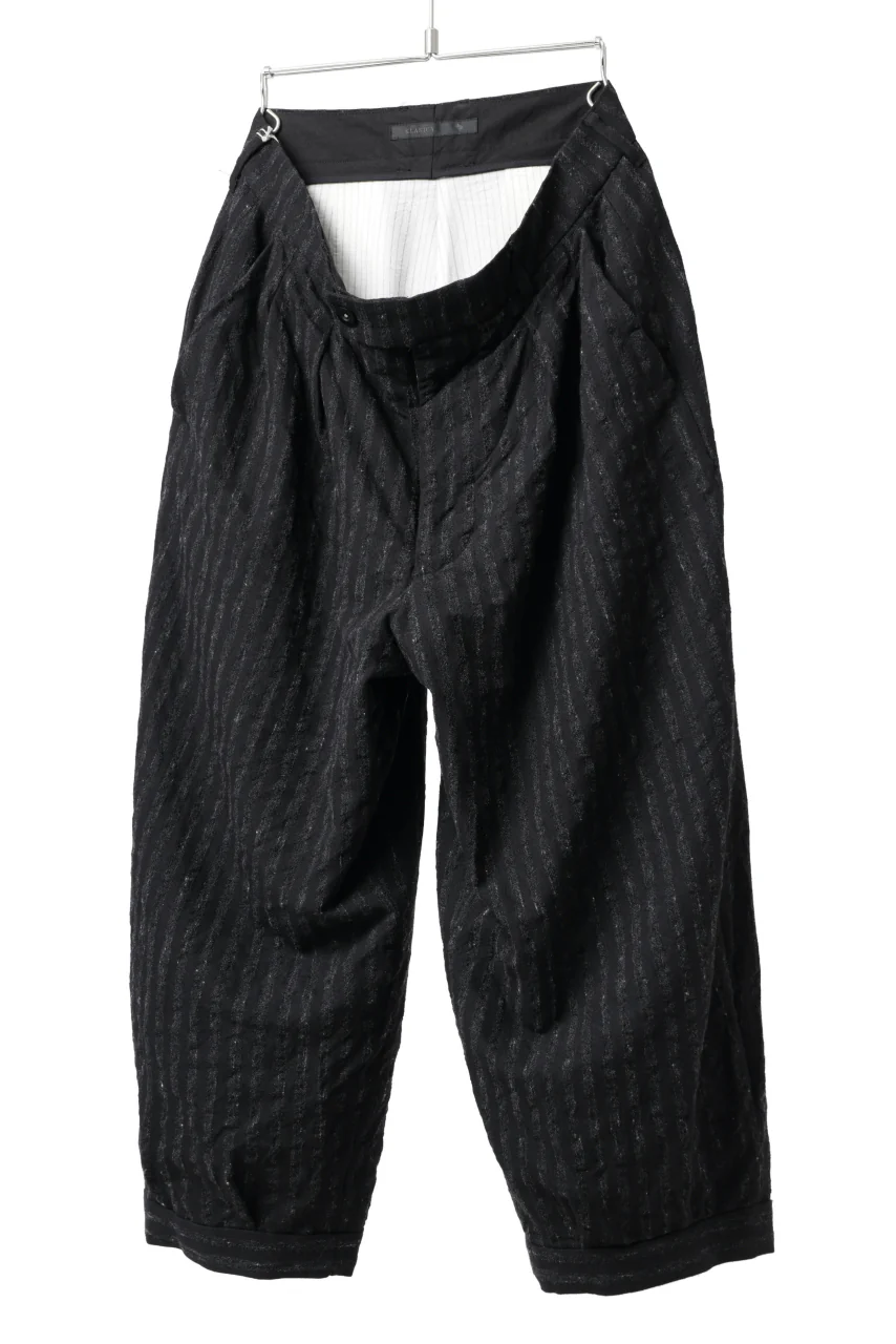 KLASICA GOSSE TWO TUCKED TROUSERS / LIGHT WEIGHT BLUR STRIPES (INK BLACK) - Image 11