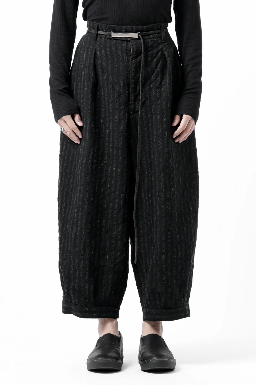 KLASICA GOSSE TWO TUCKED TROUSERS / LIGHT WEIGHT BLUR STRIPES (INK BLACK) - Image 3