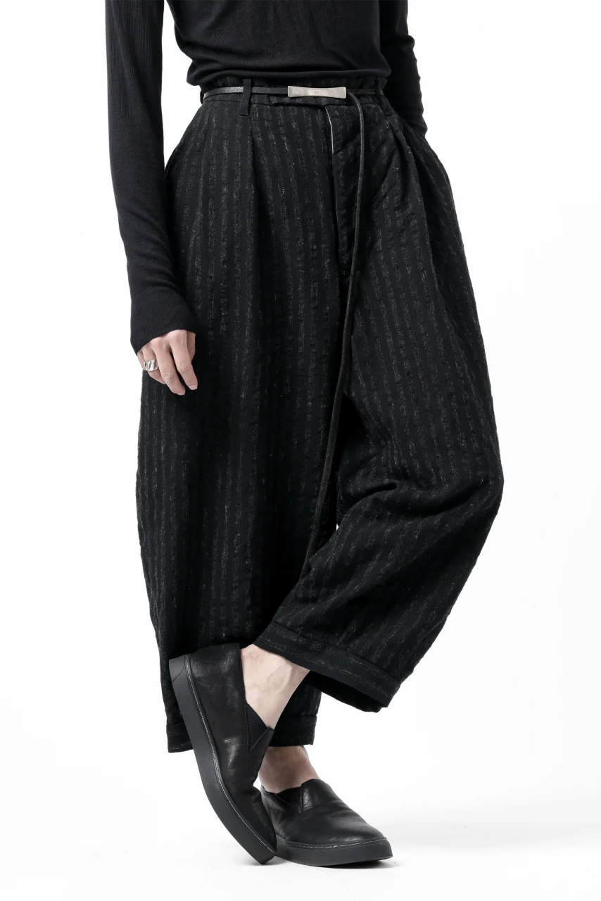 KLASICA GOSSE TWO TUCKED TROUSERS / LIGHT WEIGHT BLUR STRIPES (INK BLACK) - Image 8