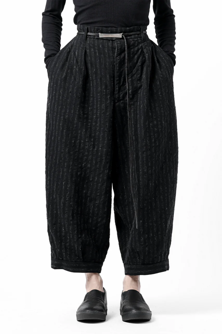 KLASICA GOSSE TWO TUCKED TROUSERS / LIGHT WEIGHT BLUR STRIPES (INK BLACK) - Image 9