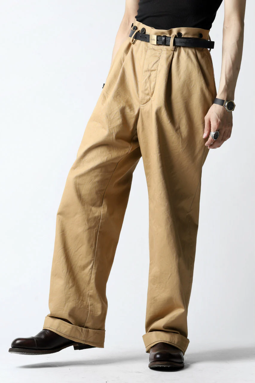 KLASICA GRIOTTE 2 TUCKED WIDE TROUSERS / CHINO CLOTH (BEIGE) - Image 3