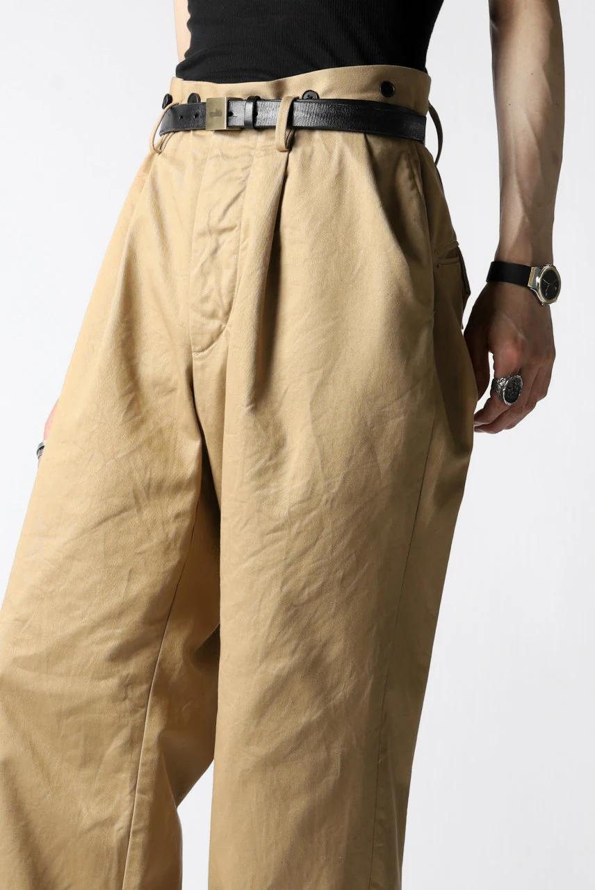 KLASICA GRIOTTE 2 TUCKED WIDE TROUSERS / CHINO CLOTH (BEIGE) - Image 45