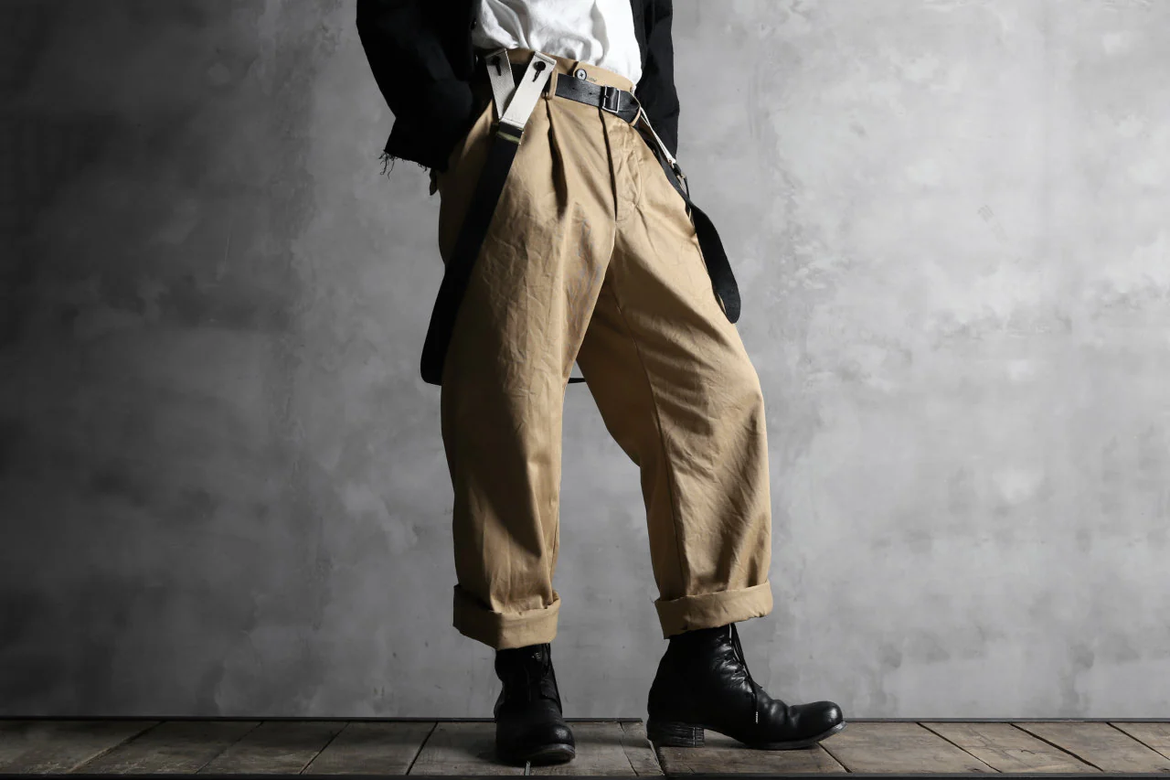 KLASICA GRIOTTE 2 TUCKED WIDE TROUSERS / CHINO CLOTH (BEIGE) - Image 50