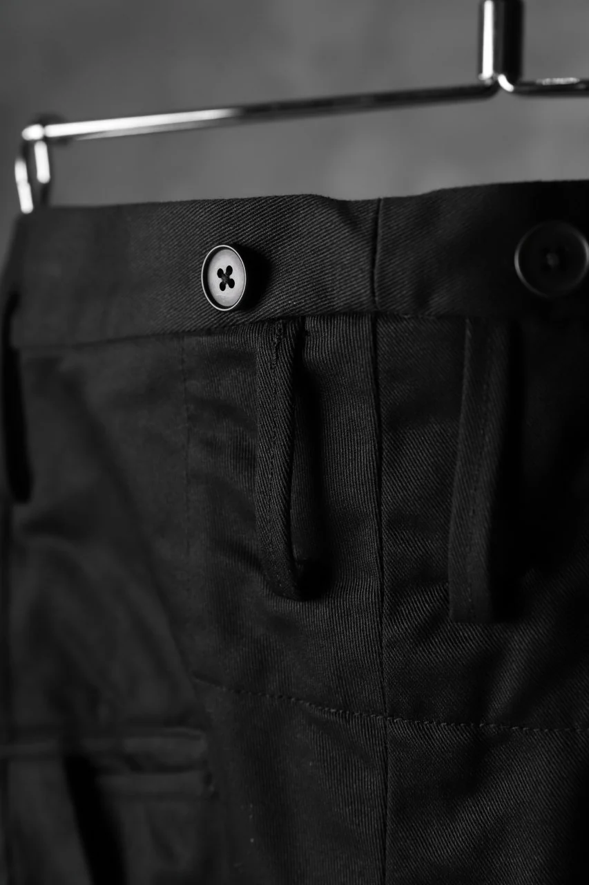 KLASICA GRIOTTE 2 TUCKED WIDE TROUSERS / CHINO CLOTH (BLACK) - Image 18