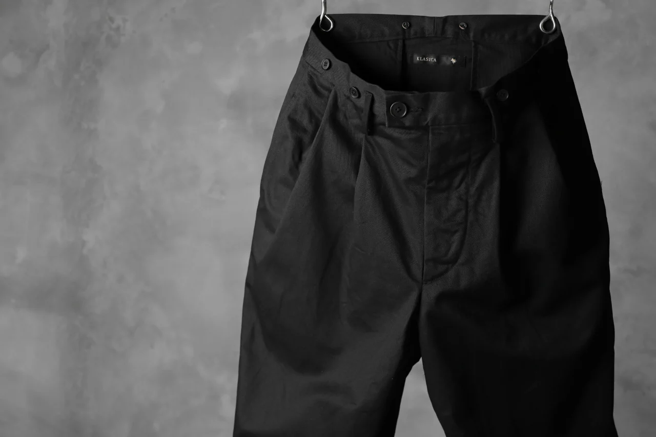 KLASICA GRIOTTE 2 TUCKED WIDE TROUSERS / CHINO CLOTH (BLACK) - Image 41
