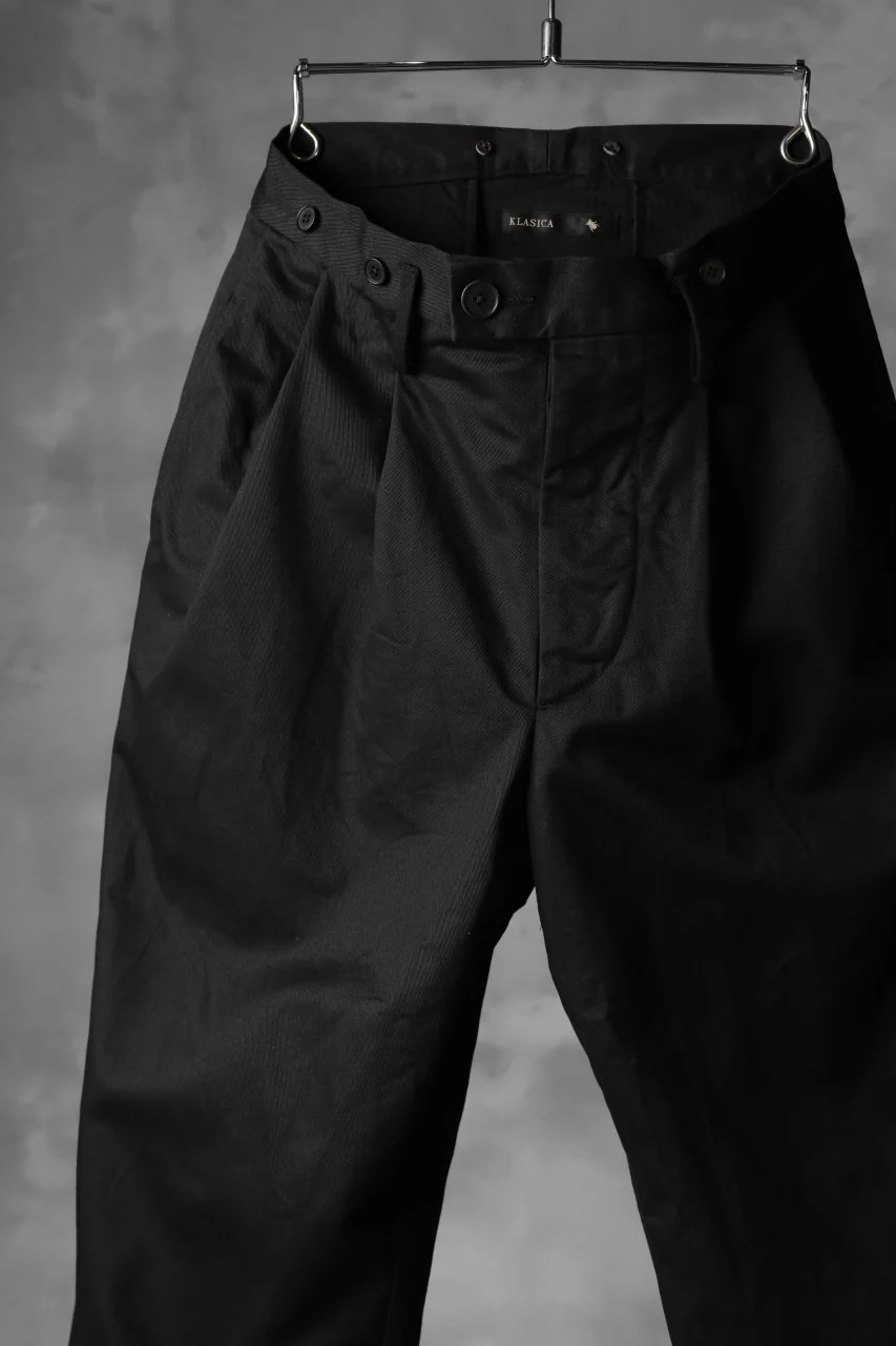 KLASICA GRIOTTE 2 TUCKED WIDE TROUSERS / CHINO CLOTH (BLACK) - Image 7