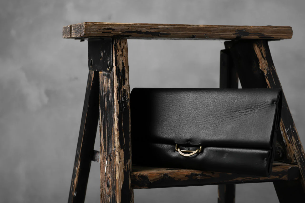 KLASICA LONG WALLET / TEMPESTI OILED COW BENDS LEATHER (BLACK) - Image 17