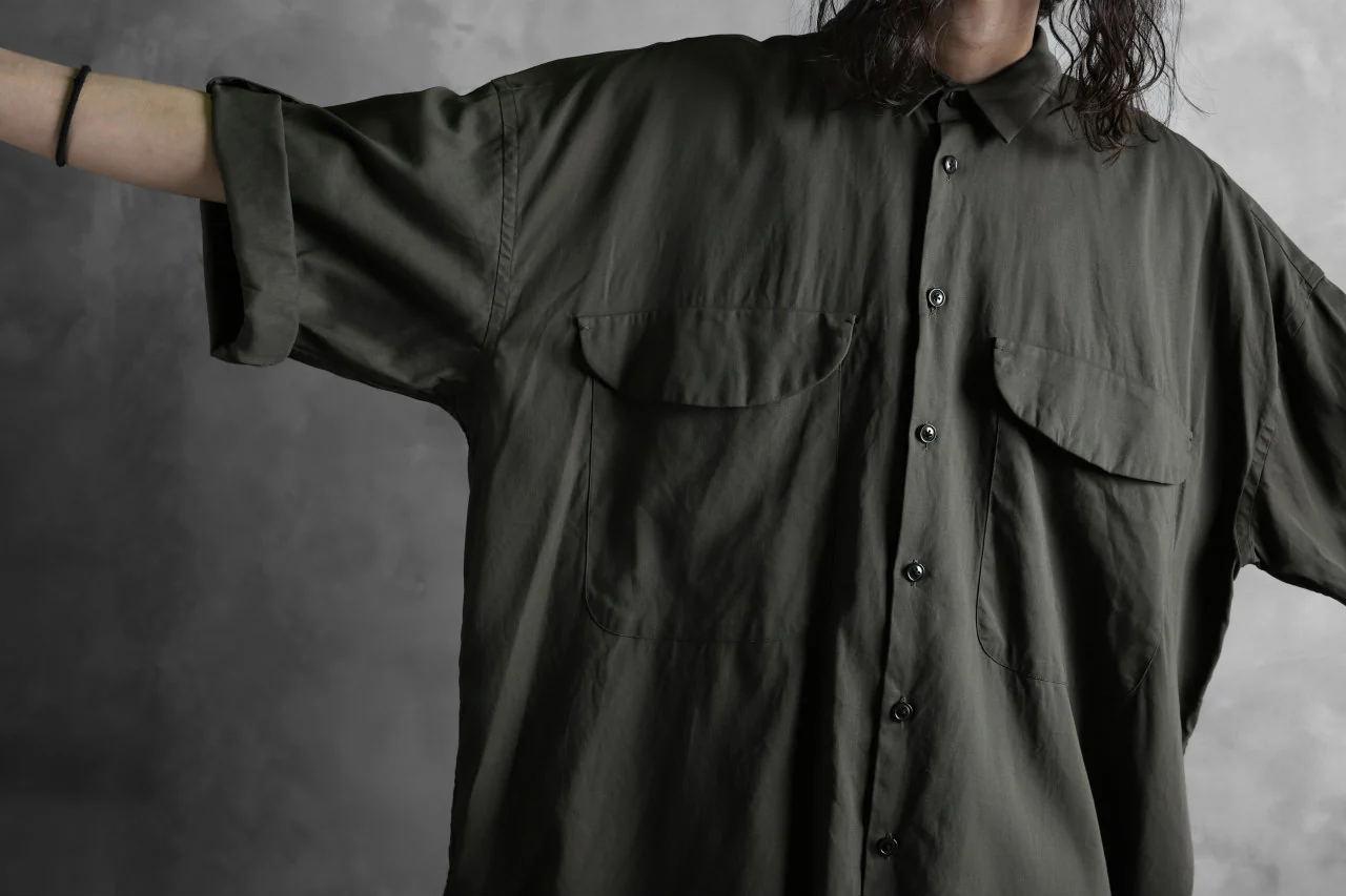 KLASICA LOOSE HALF SLEEVE SHIRT / DOUBLE VOILE CLOTH (GARMENT WASHED) (OLIVE) - Image 23