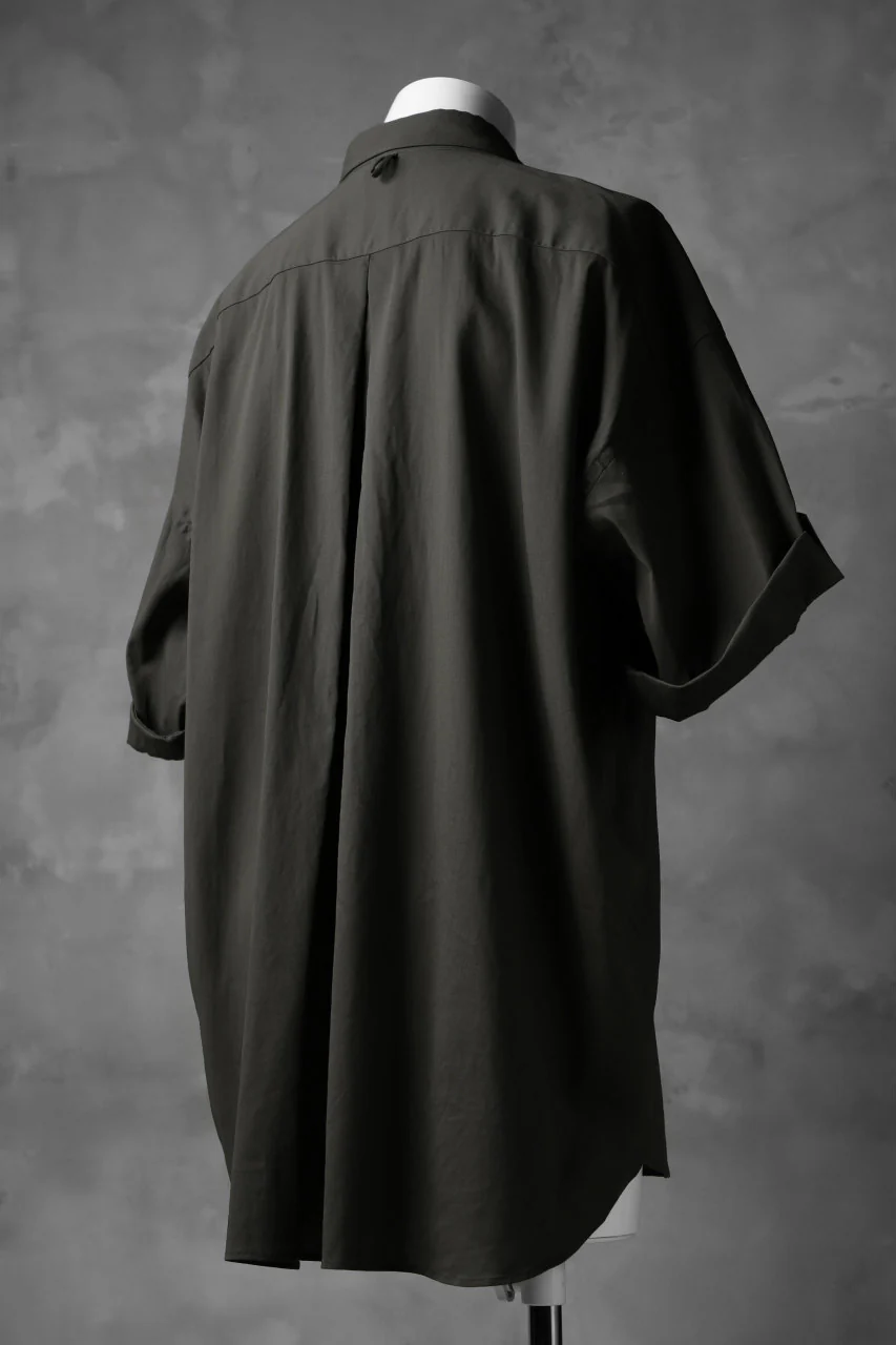 KLASICA LOOSE HALF SLEEVE SHIRT / DOUBLE VOILE CLOTH (GARMENT WASHED) (OLIVE) - Image 6