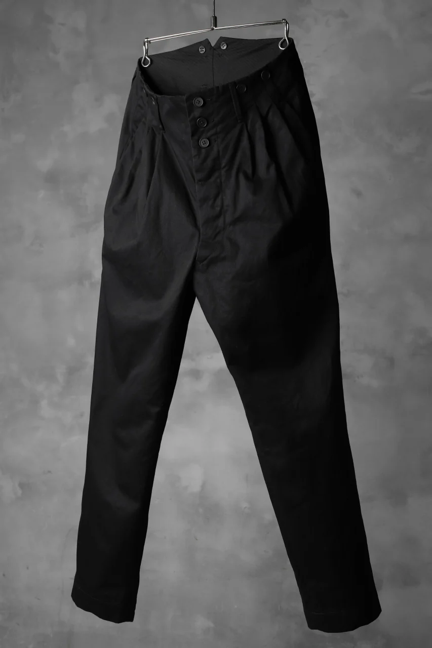 KLASICA MORROW HIGH RISE 3 TUCKED TAPERED TROUSERS / CHINO CLOTH (BLACK) - Image 2