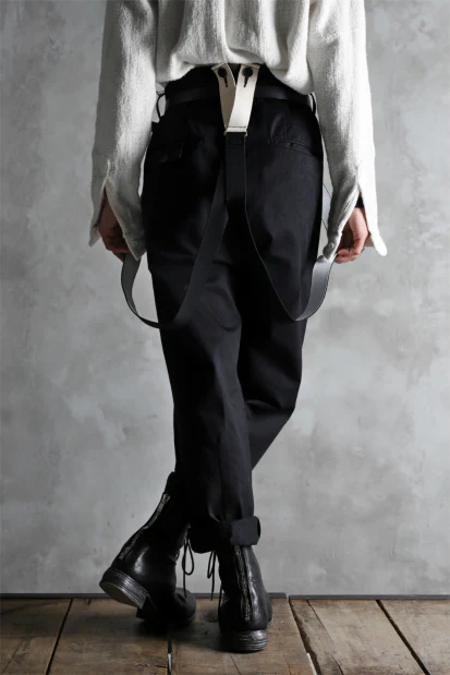 KLASICA MORROW HIGH RISE 3 TUCKED TAPERED TROUSERS / CHINO CLOTH (BLACK) - Image 30