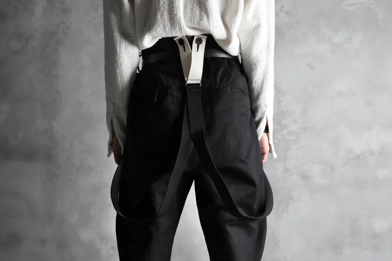KLASICA MORROW HIGH RISE 3 TUCKED TAPERED TROUSERS / CHINO CLOTH (BLACK) - Image 32