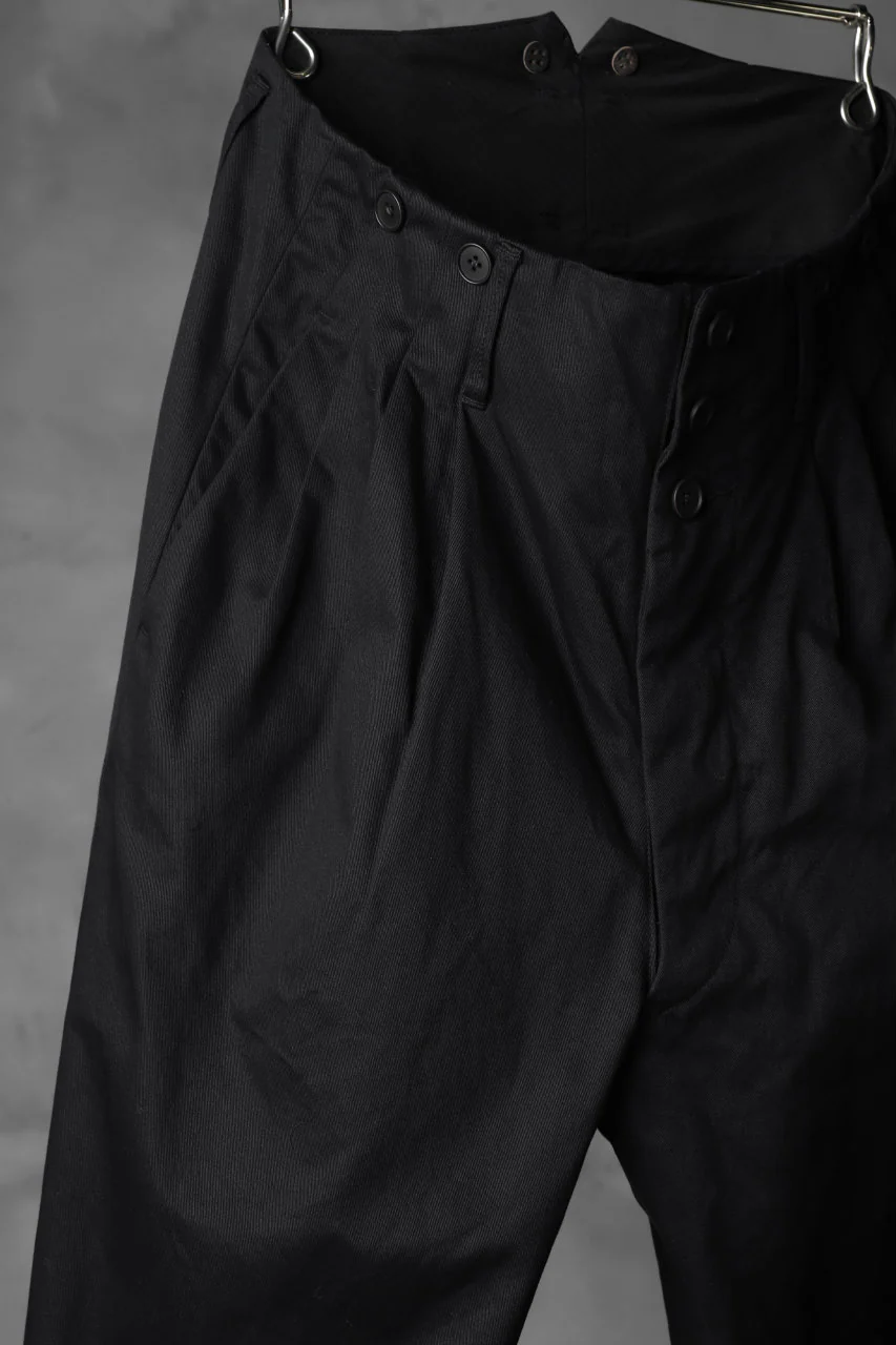 KLASICA MORROW HIGH RISE 3 TUCKED TAPERED TROUSERS / CHINO CLOTH (BLACK) - Image 5