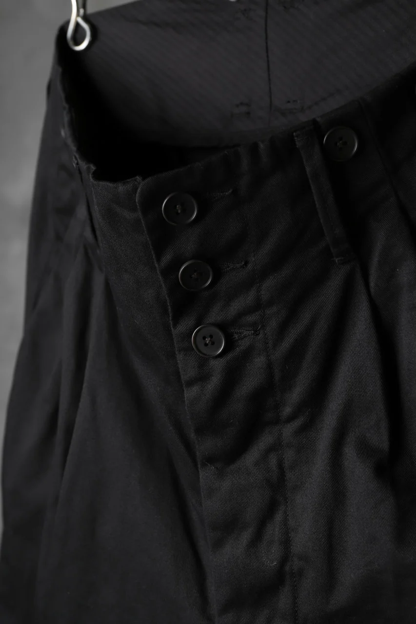 KLASICA MORROW HIGH RISE 3 TUCKED TAPERED TROUSERS / CHINO CLOTH (BLACK) - Image 8