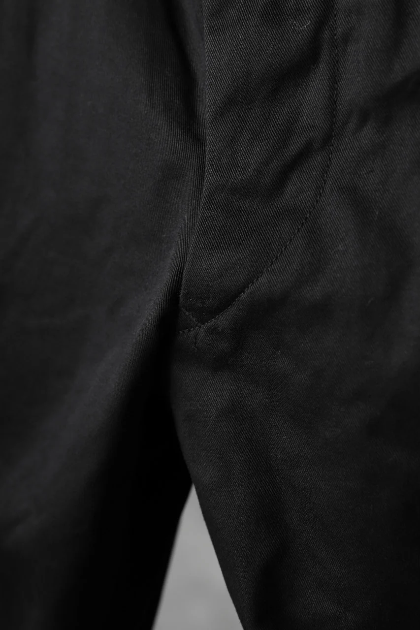KLASICA MORROW HIGH RISE 3 TUCKED TAPERED TROUSERS / CHINO CLOTH (BLACK) - Image 9