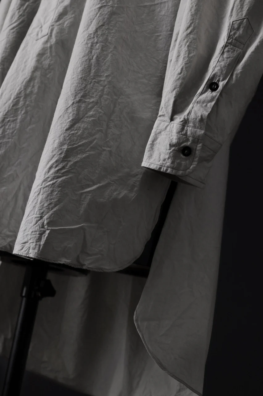 KLASICA REGULAR COLLAR OVER SIZED SHIRT / HAND DYED COTTON-LINEN (CONCRETE) - Image 11