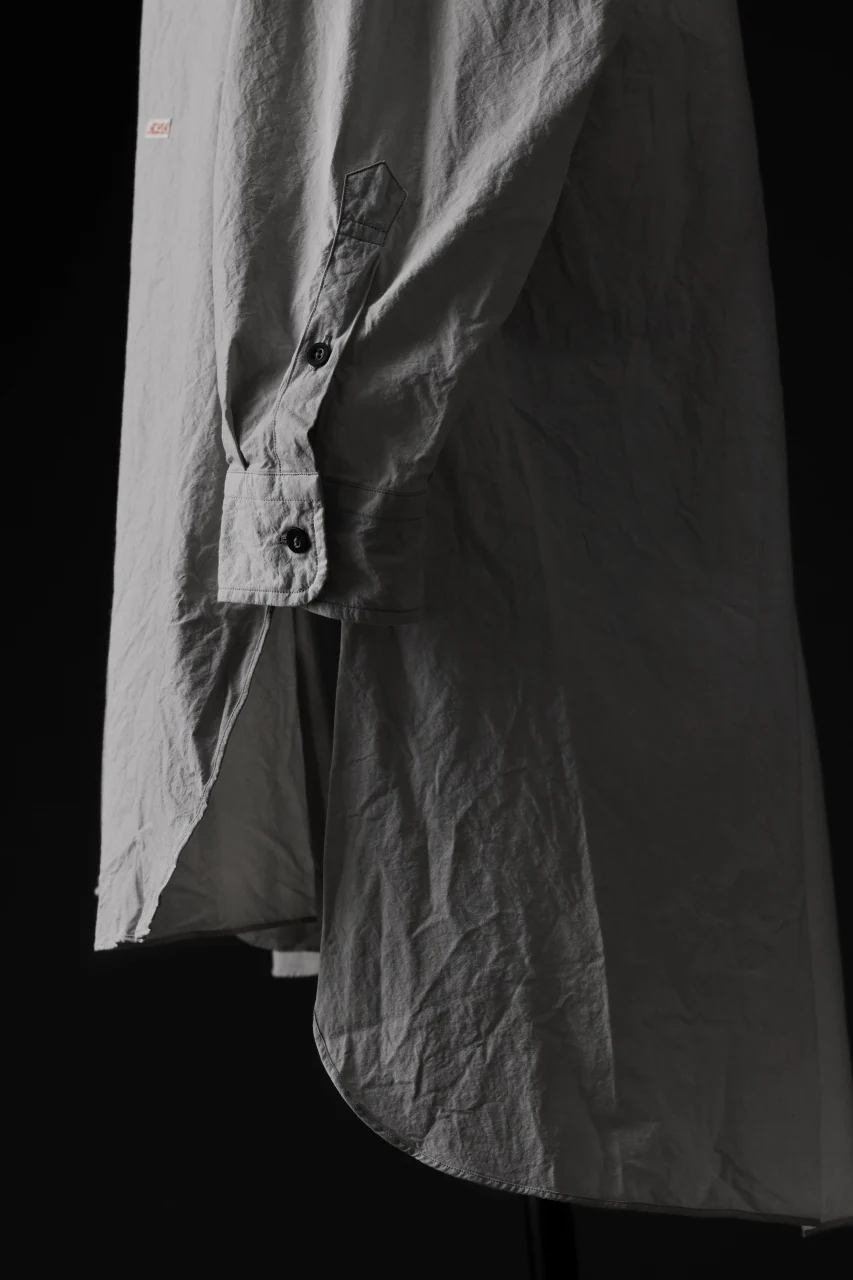 KLASICA REGULAR COLLAR OVER SIZED SHIRT / HAND DYED COTTON-LINEN (CONCRETE) - Image 12