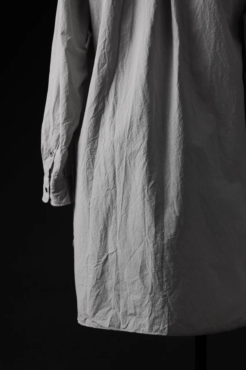KLASICA REGULAR COLLAR OVER SIZED SHIRT / HAND DYED COTTON-LINEN (CONCRETE) - Image 15