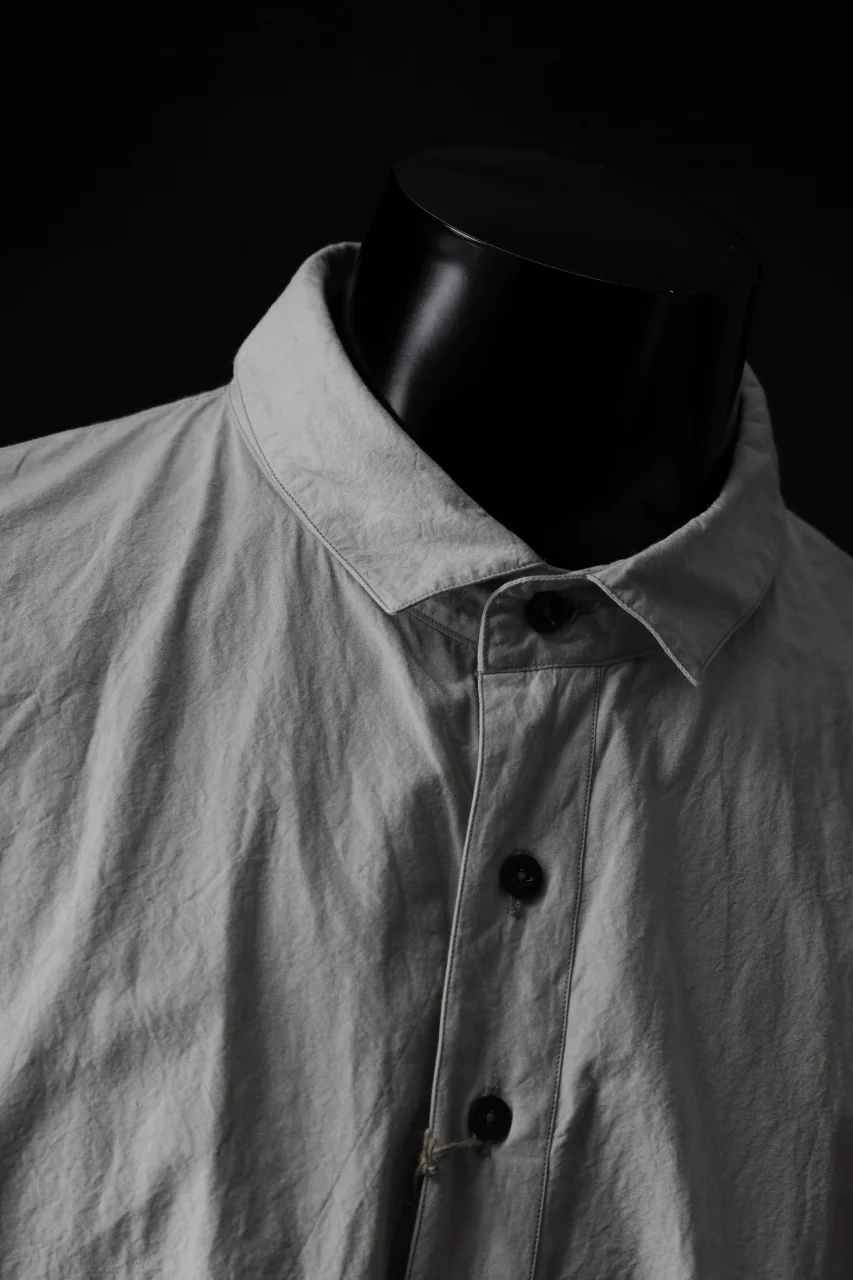 KLASICA REGULAR COLLAR OVER SIZED SHIRT / HAND DYED COTTON-LINEN (CONCRETE) - Image 9