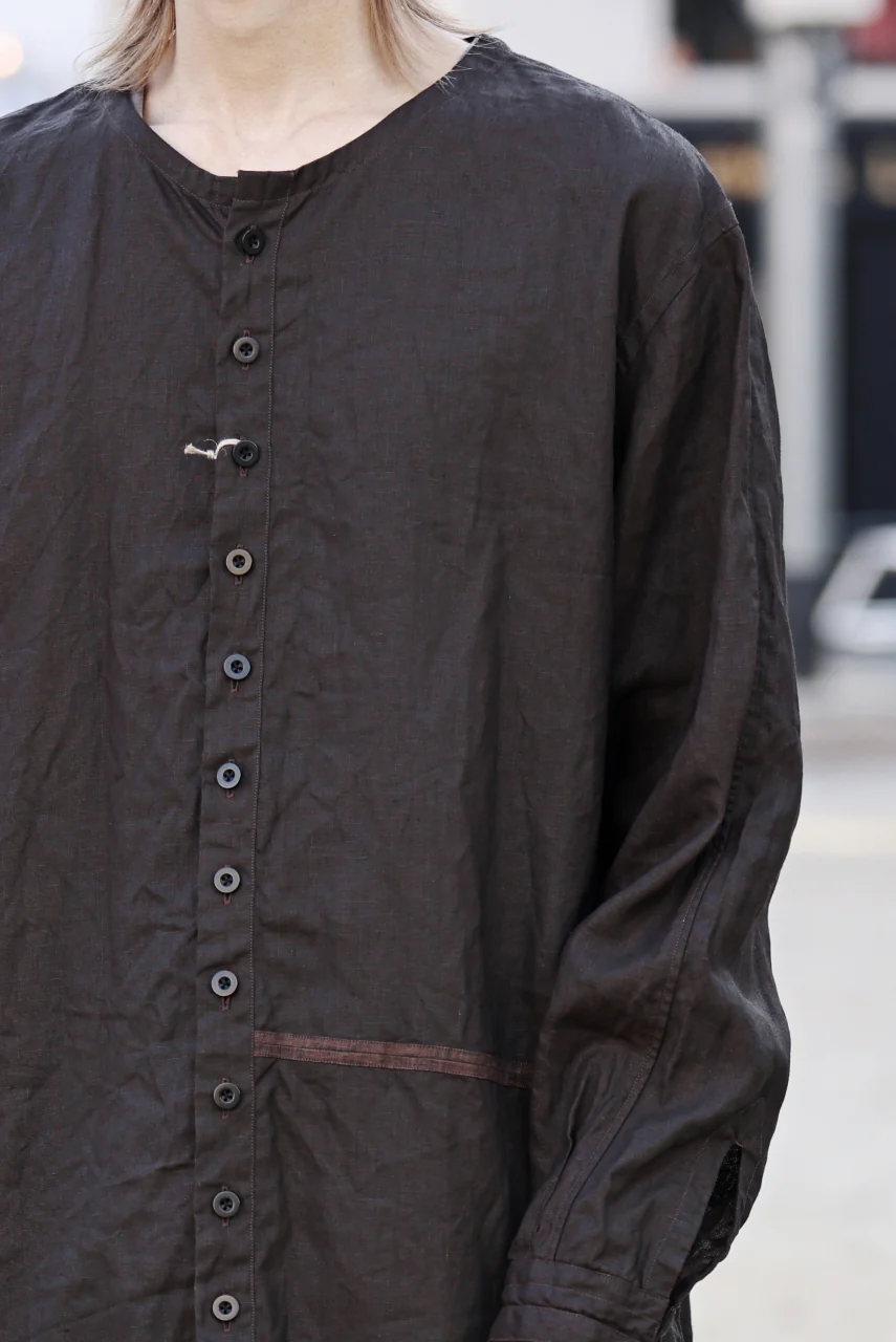 KLASICA "SH-044" SPLIT RAGLAN COLLAR LESS SHIRTS / BENGARA & SUMI COATED LINEN (BENGARA) - Image 18
