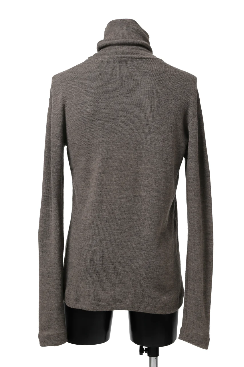 KLASICA SMOKE TURTLE NECK KNIT SWEATER / WEANER WOOL RIB (FAWN) - Image 16