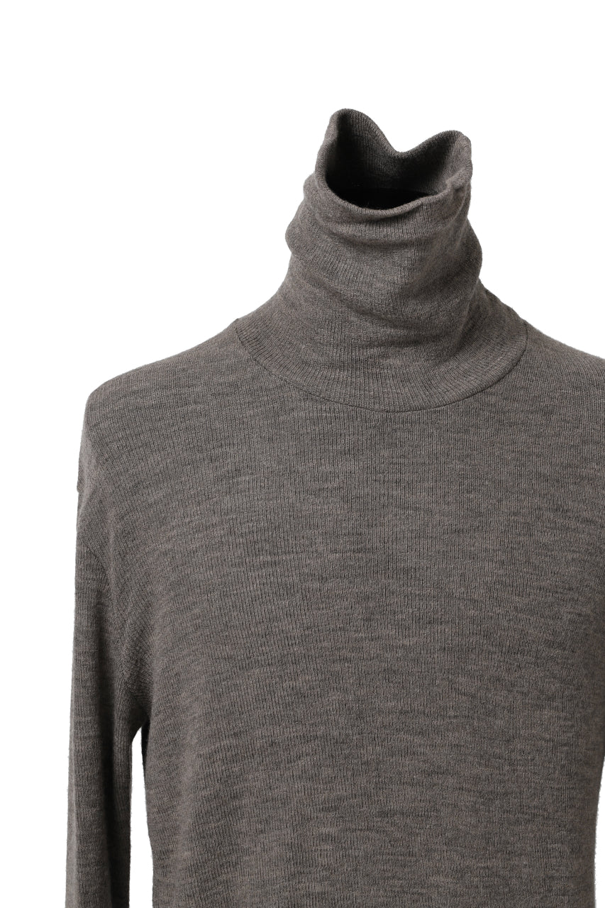 KLASICA SMOKE TURTLE NECK KNIT SWEATER / WEANER WOOL RIB (FAWN) - Image 17
