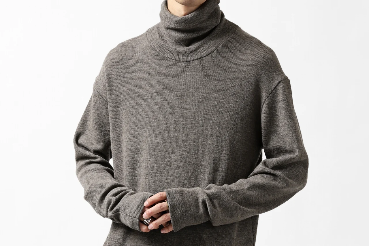 KLASICA SMOKE TURTLE NECK KNIT SWEATER / WEANER WOOL RIB (FAWN) - Image 33