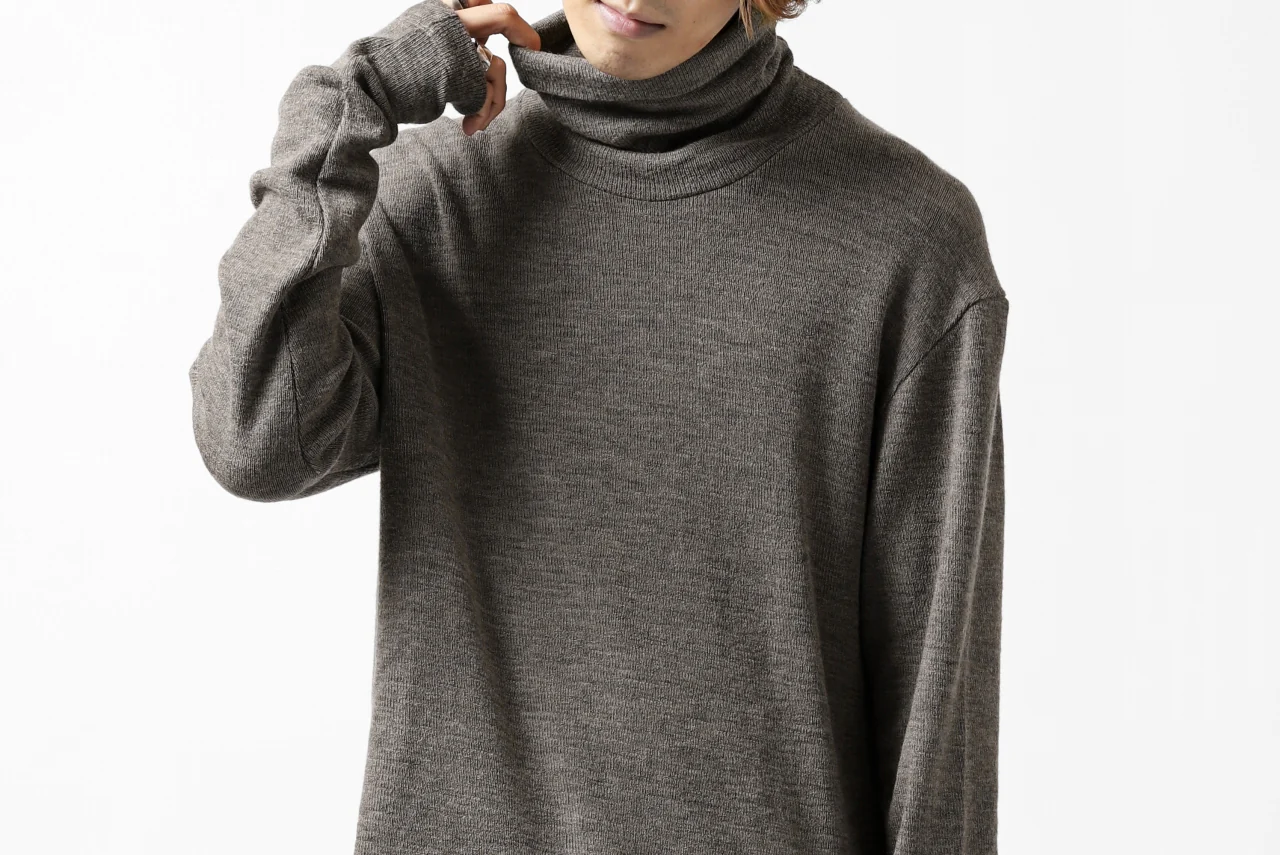 KLASICA SMOKE TURTLE NECK KNIT SWEATER / WEANER WOOL RIB (FAWN) - Image 35