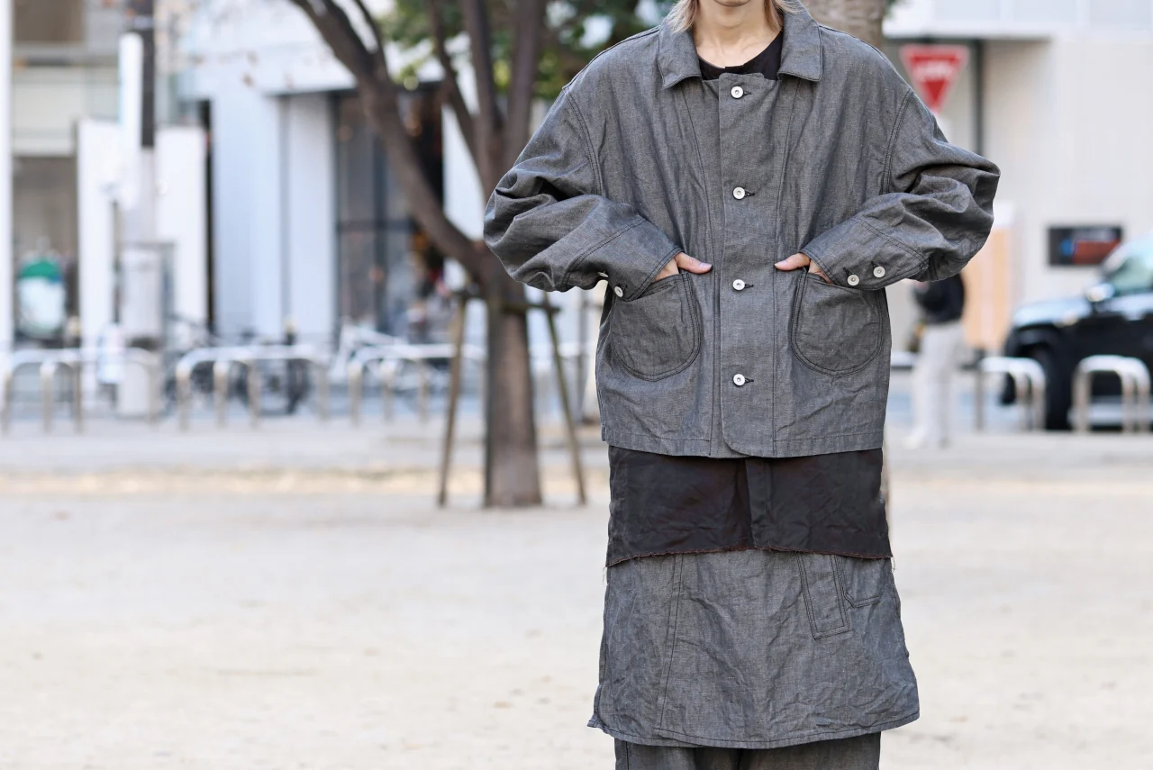 KLASICA "SOLO WOOD" LOOSE FIT SHORT COVER ALL / 9.7oz COTTON x LINEN CHAMBRAY (GRAY DENIM) - Image 35